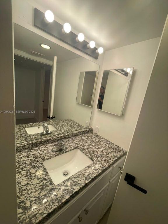 4341 W McNab Rd APT 21, photo 7