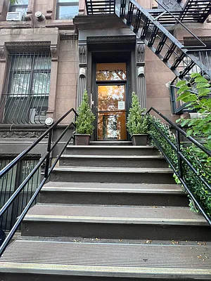 Rented by Oxford Property Group | media 34