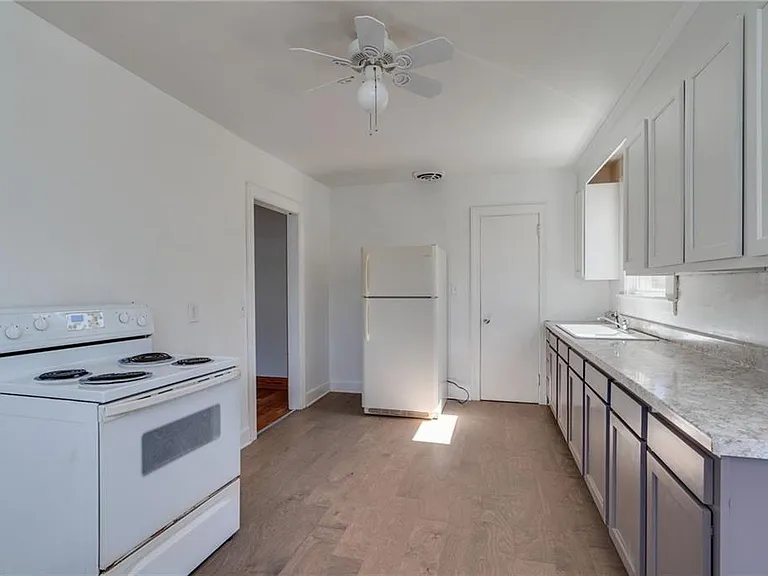 501 Sussex Dr #2 — Photo 13
