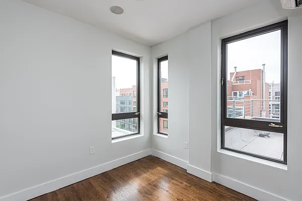 Rented by Nooklyn NYC LLC | media 50