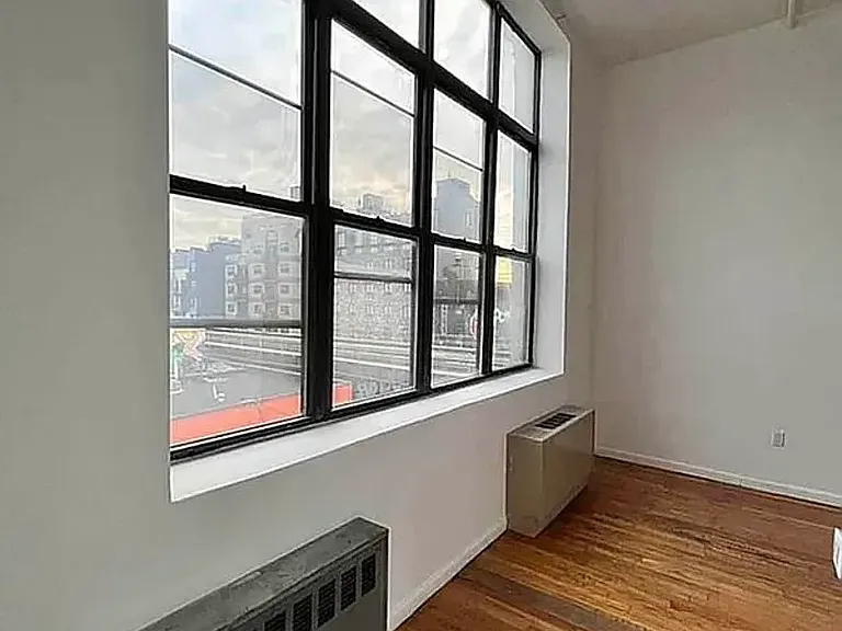 15 Lawton St #9 — Photo 5
