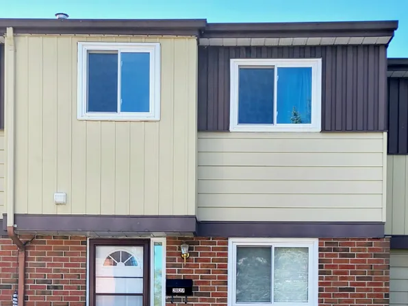 2027 Falkirk Cres #1, Ottawa, ON K1B 4Y8