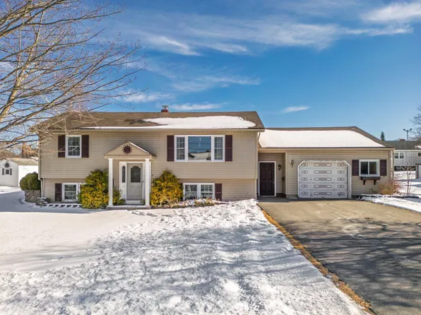 9 Plymouth Drive, Biddeford, ME 04005