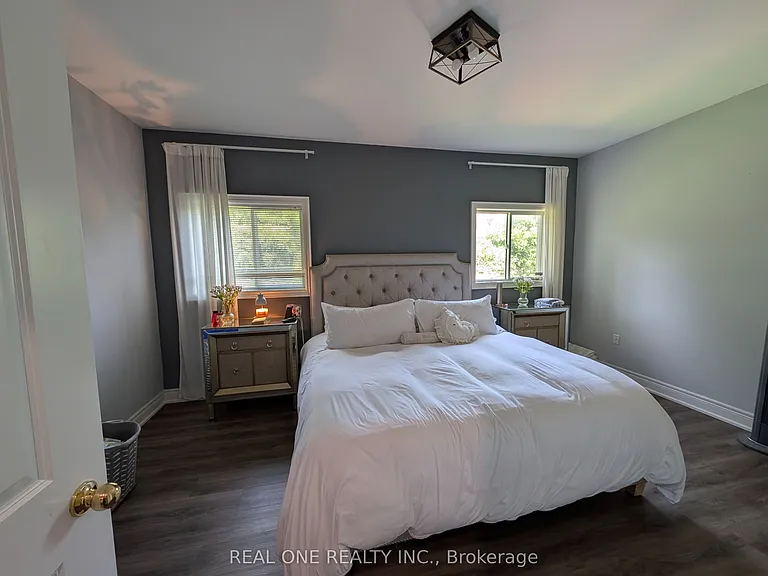 162 Golden Meadow Rd N — Photo 10