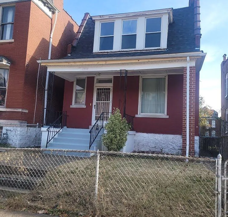 4556 Athlone Ave