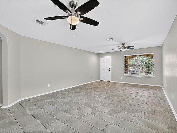 4th image of 242 Wildwood Dr