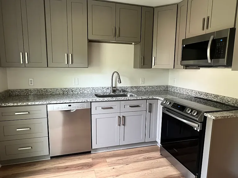 2151 Pine Dr — Photo 3