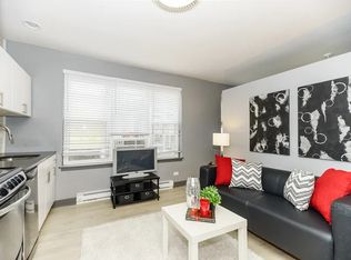 944 W Montrose Ave #E26D69D62, Chicago, IL 60613