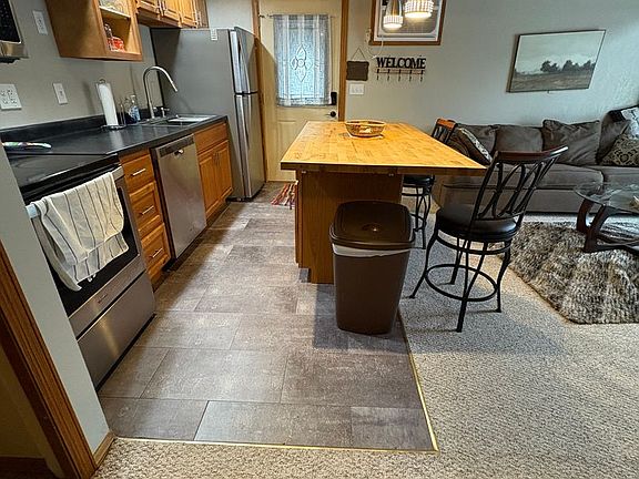 3rd image of 1200 Lakeview Dr #3