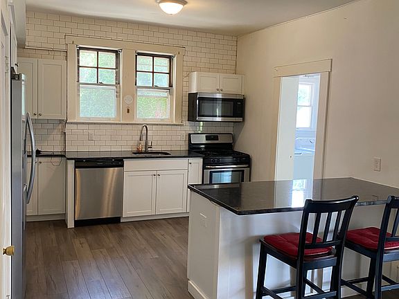 Large eat-in kitchen