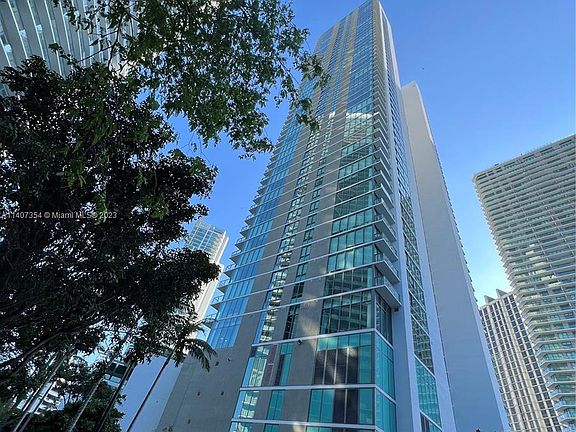 3rd image of 650 NE 32nd St Unit 3508