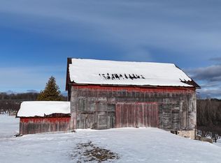 5221 N Overlook Rd, Northport, MI 49670