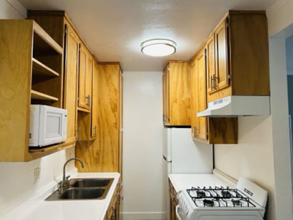 5th image of 5011 E Ocean Blvd #11B