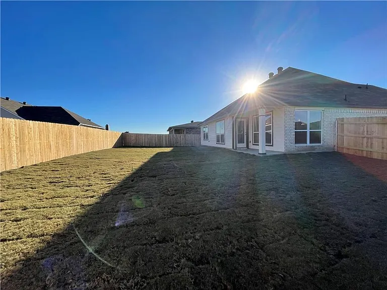 917 Hollyhock Dr — Photo 39