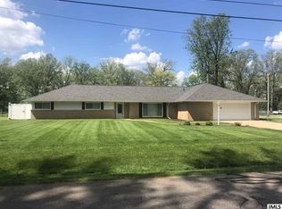 1610 Shoemaker Dr, Jackson, MI 49203