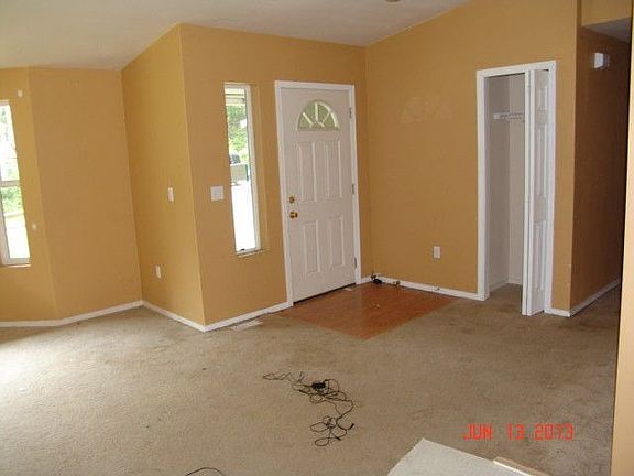 4th image of 1451 NE Munson Blvd
