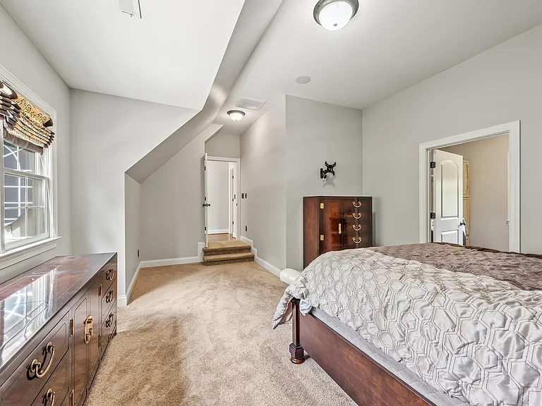 405 Pondview Ct — Photo 25