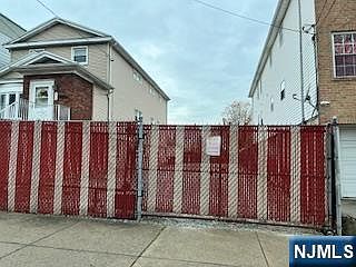 1st image of 273 Danforth Ave