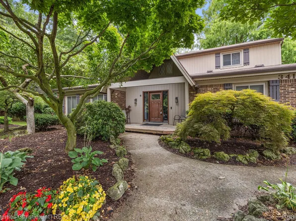 34150 Old Timber Ct, Farmington Hills, MI 48331
