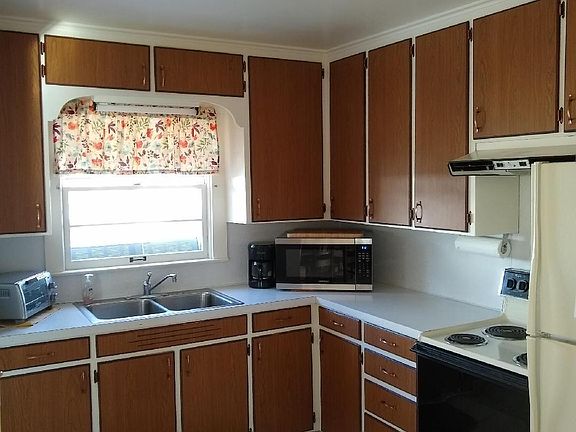 4th image of 1170 Friedrich St