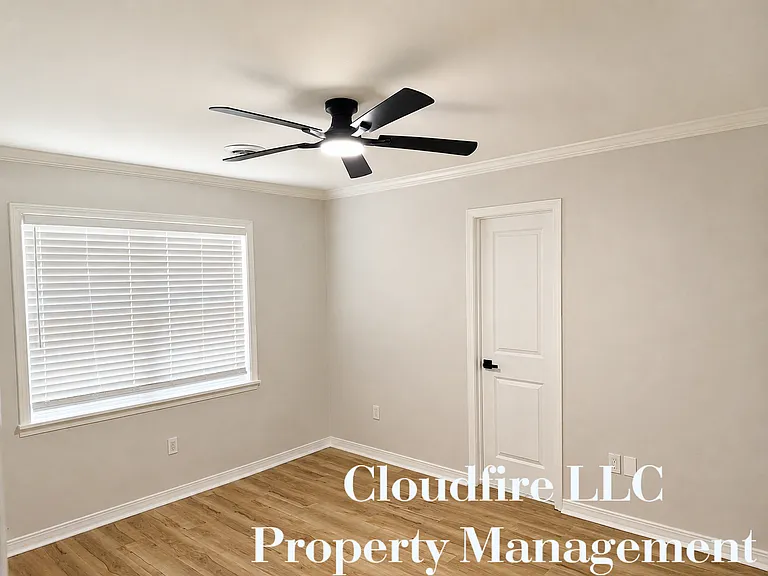 1193 College Hill Rd — Photo 5