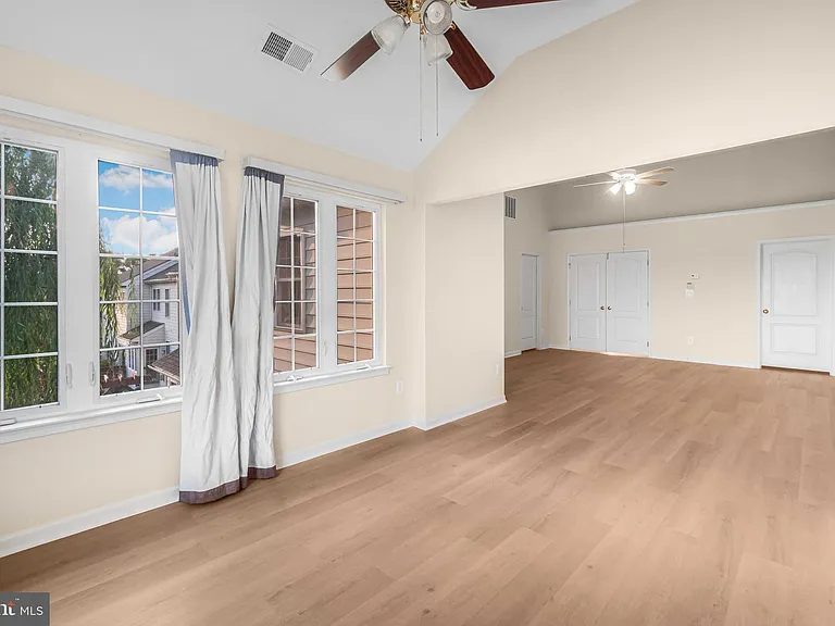 43729 Stoke Chapel Ter — Photo 32