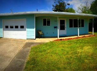1090 Montgomery Ave, Coos Bay, OR