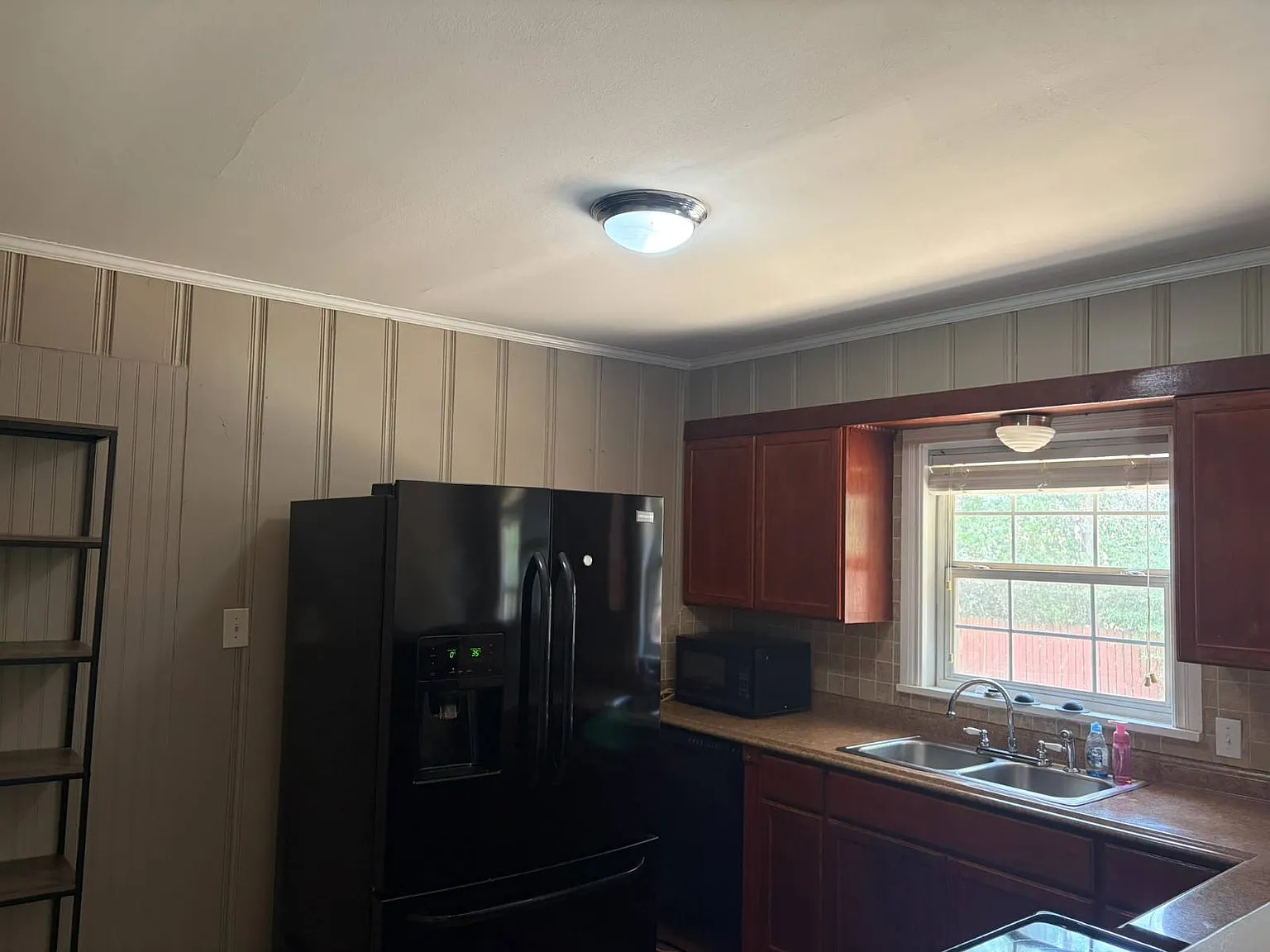 3 bed, 1.5 bath, 1269 sqft, $1,200 — Photo 3