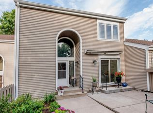 1198 Saint Clair Ave, Saint Paul, MN 55105
