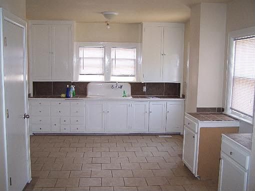 4th image of 211 W Kansas Ave