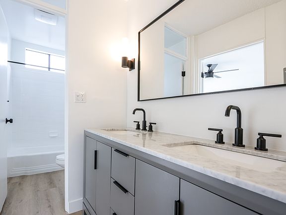 5th image of 4727 Beverly Blvd #4727U8