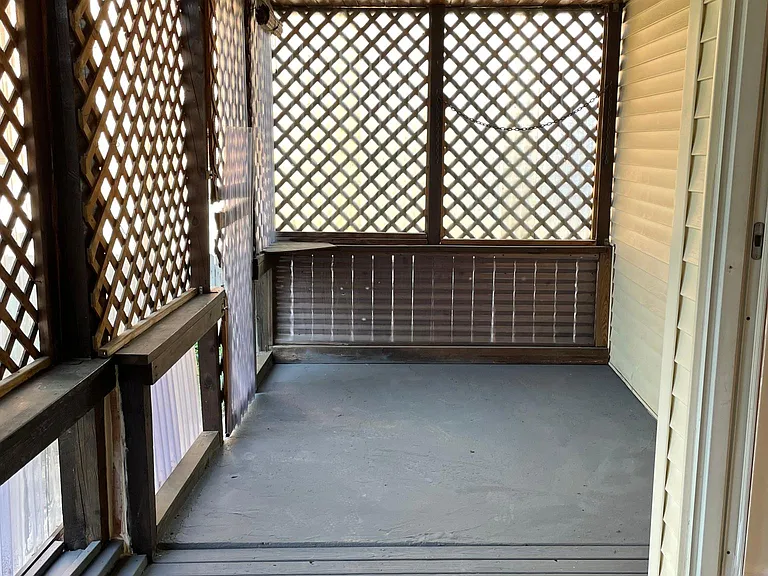 221 Ridgewood Ave — Photo 9