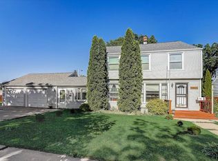 3608 N 95th St, Milwaukee, WI 53222