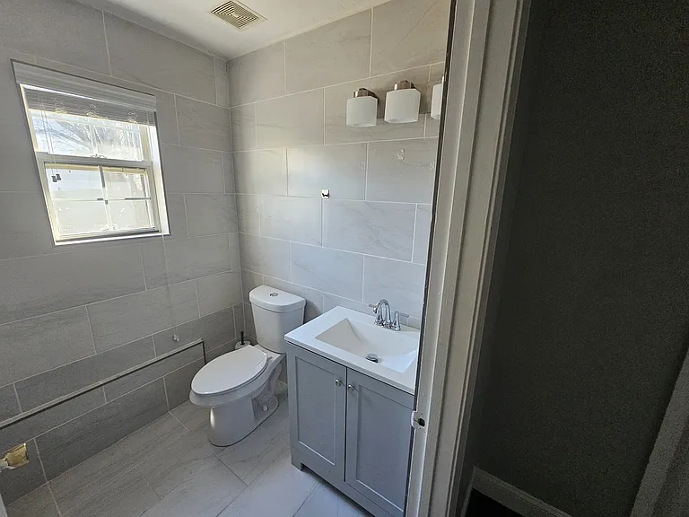 4862 Lake Park Ln — Photo 12