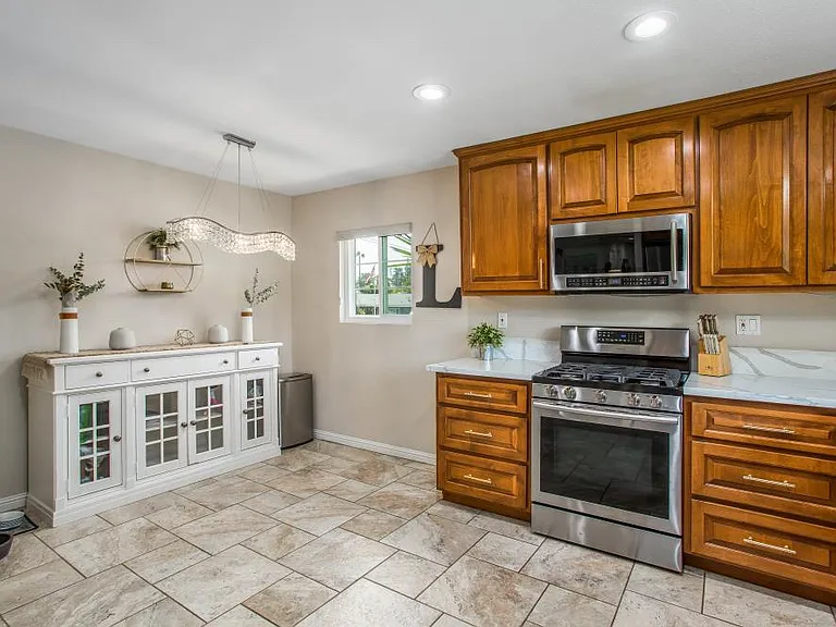 824 Hibiscus Dr — Photo 12