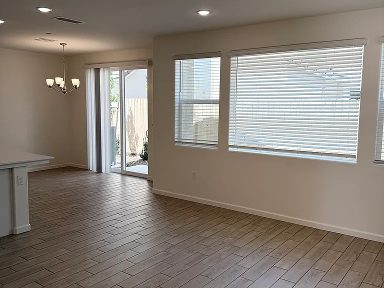 1521 Pioneer Ln — Photo 6