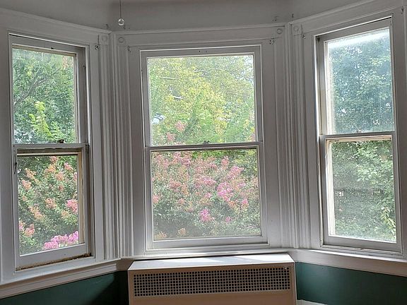 4th image of 4914 Larchwood Ave