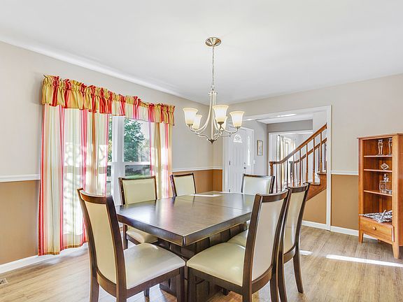 3rd image of 440 Arlington Terrace Dr