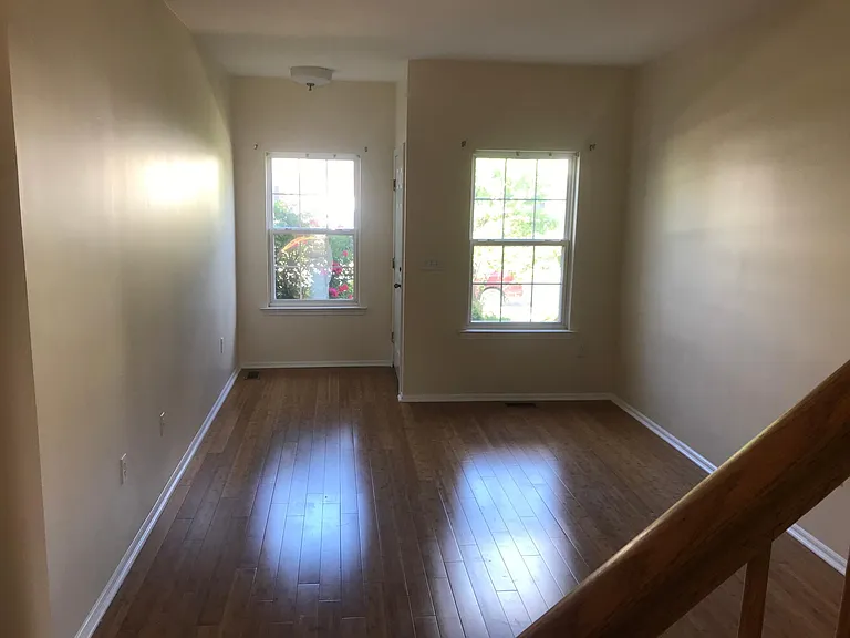 808 Margaret Ct — Photo 4