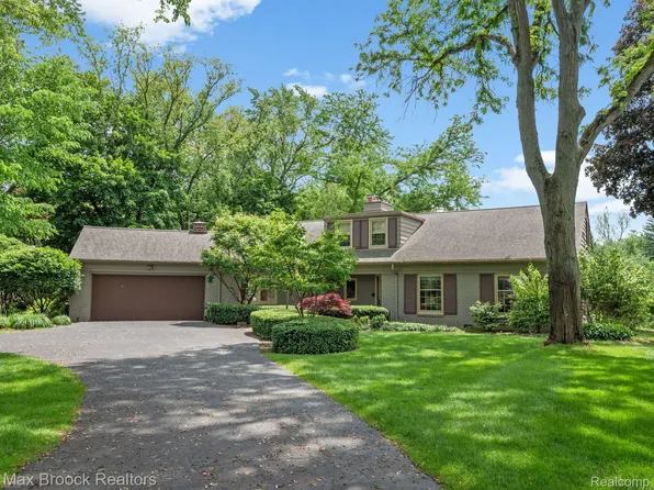 25635 River Dr, Franklin, MI 48025