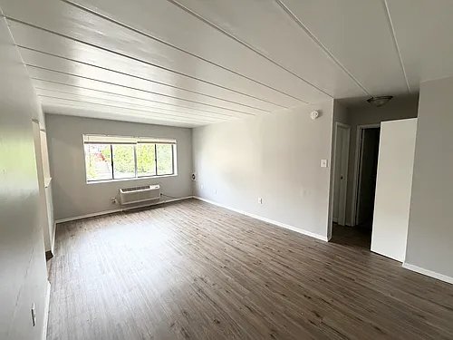 704 Orchard Ave #201 Photo 1