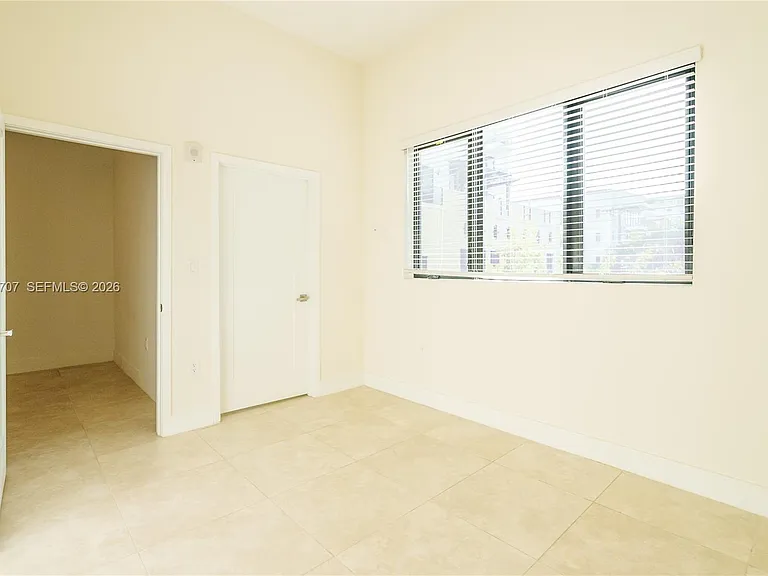 1091 Galiano St #102 — Photo 15
