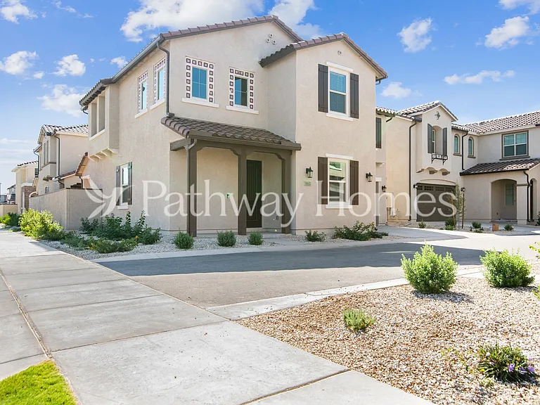 9915 E Tiburon Ave — Photo 1