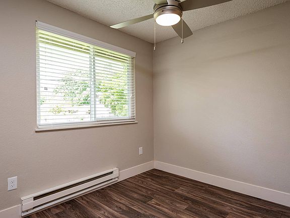 Oak Grove Dining Room