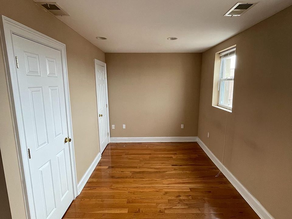 1st image of 2151 S Hicks St Floor 3