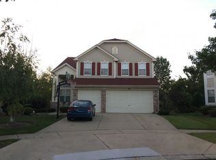 24 Clover Cir, Streamwood, IL 60107