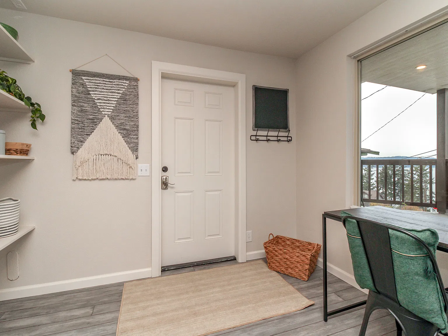 1 bed, 950 sqft, $2,200 — Photo 3