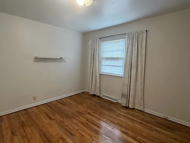 2114 Ferrol St — Photo 9