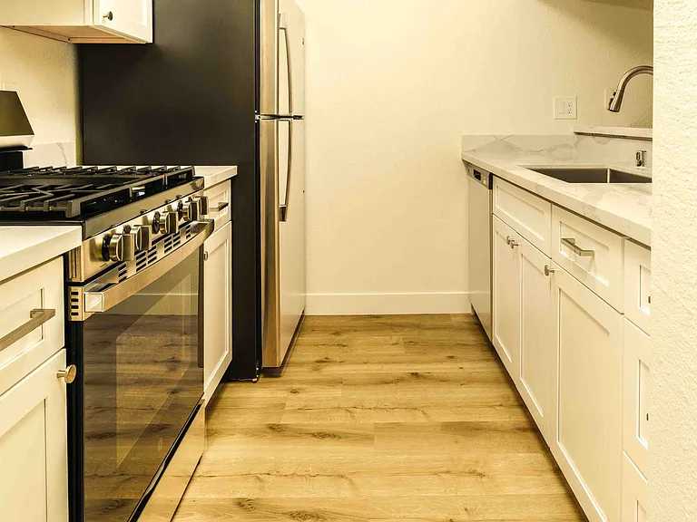 Mission Village Apartments — Photo 21