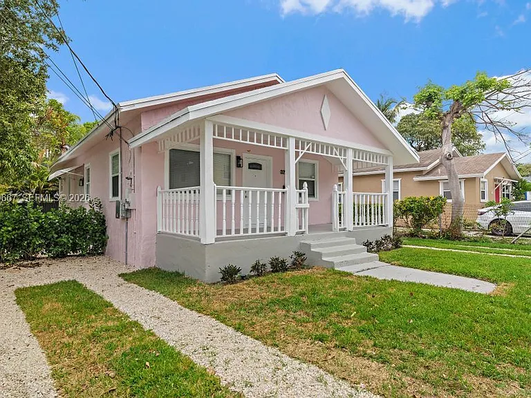 3759 Florida Ave — Photo 2